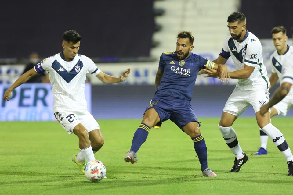 Escena del partido que disputan Boca Juniors y Vélez Sarsfield