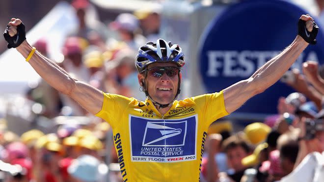 Lance Armstrong celebrando una victoria en el Tour de Francia. Foto: Sport1.