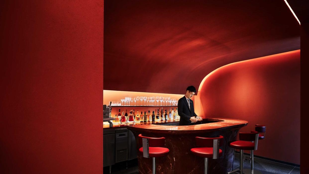 the bar at kyoto jean georges at the shinmonzen, a restaurant designed by architect stephanie goto