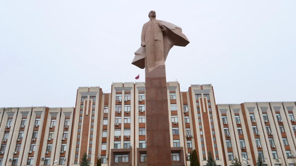 A statue of Vladimir Lenin seen outside a government office in Tiraspol (Amanda Coakley)