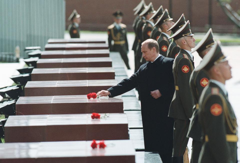 Russia Vladimir Putin flower coffin tomb