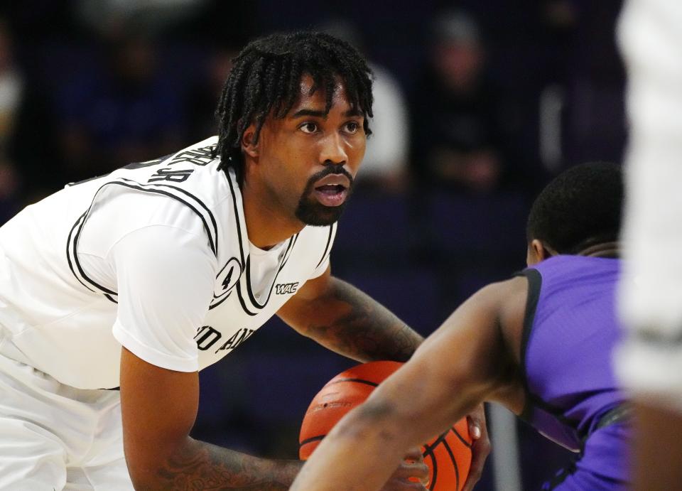 Jan 13, 2022; Phoenix, AZ, United States; GCU's Jovan Blacksher Jr. (10) dribbles up the court against Abilene Christian's Damien Daniels (4) during a game at GCU Arena. Mandatory Credit: Patrick Breen- The Republic