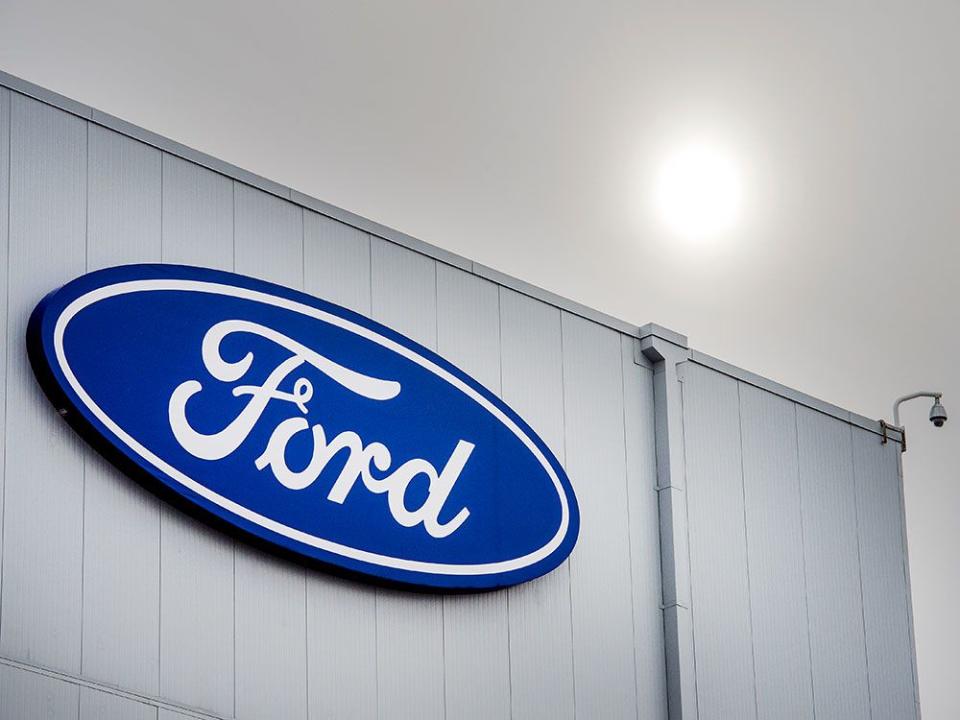  Autoworkers at Ford Motor Co.’s Canadian unit avoided a strike, reaching a tentative agreement on Sept. 19.