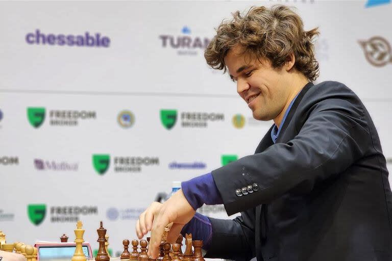 Magnus termina sonriente en todos los torneos, sin importar la modalidad; un número 1 del ajedrez que está, incluso, entre los grandes de la historia.