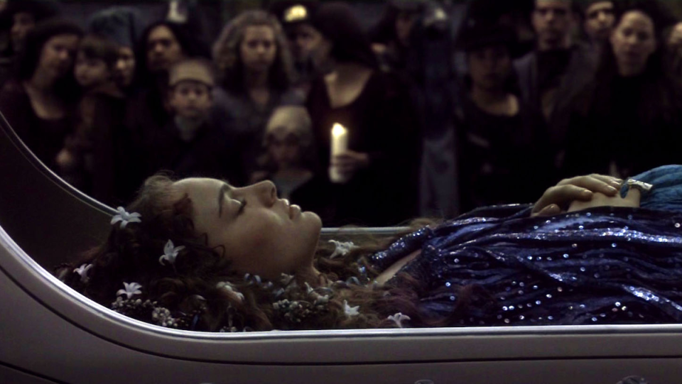 Padme Amidala, dead in her coffin.