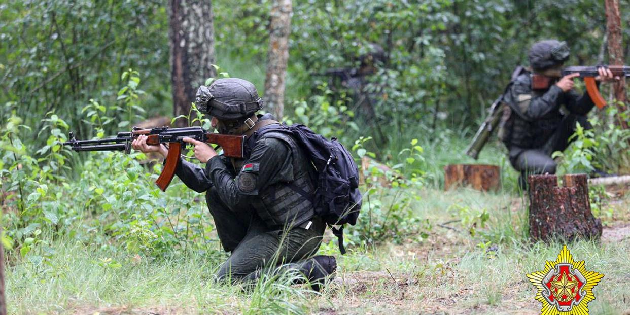 Seit Wochen halten sich Söldner der Wagner-Gruppe in Belarus auf, wo sie die Armee ausbilden und Militärcamps aufbauen sollen. - Copyright: Belarus' Defense Ministry via AP