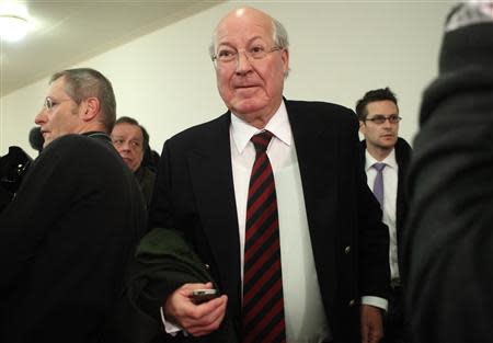 Former Telekom Austria chief executive Heinz Sundt arrives at court in Vienna January 9, 2014. REUTERS/Heinz-Peter Bader