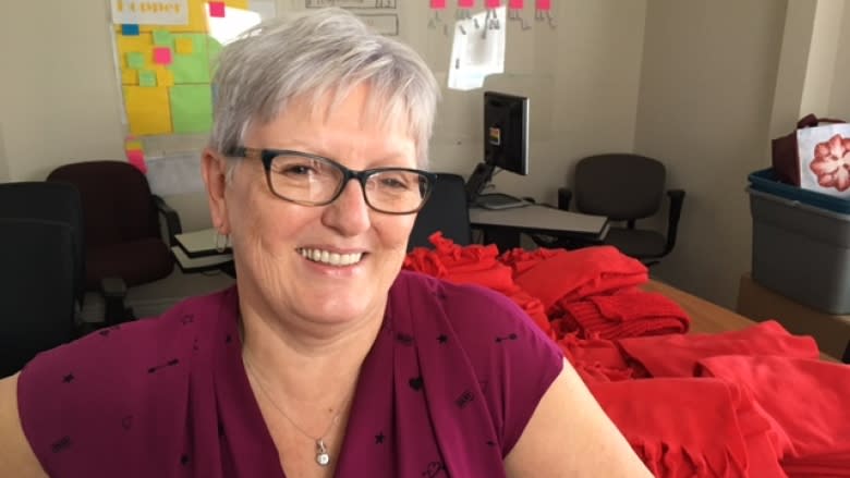 Last-minute donations keep AIDS Moncton in red (scarves)