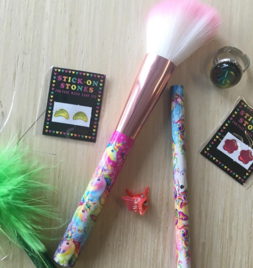 The next launch from the viral Lisa Frank x Glamour Dolls makeup line is two adorable eye-shadow palettes.