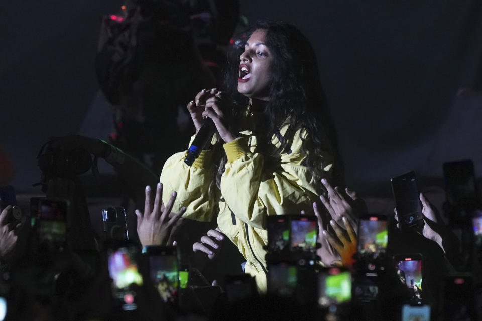 La cantante británica M.I.A. durante su presentación en el festival Axe Ceremonia en el parque Bicentenario en la Ciudad de México el domingo 2 de abril de 2023. (Foto AP/Marco Ugarte)