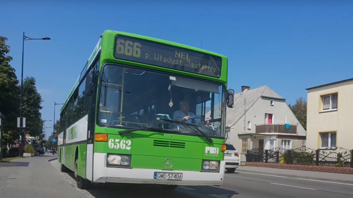 Polski autobus nr 666 zatrzymujący się na Wzgórzu został zmieniony po tym, jak grupy religijne oskarżyły go o „szerzenie satanizmu”