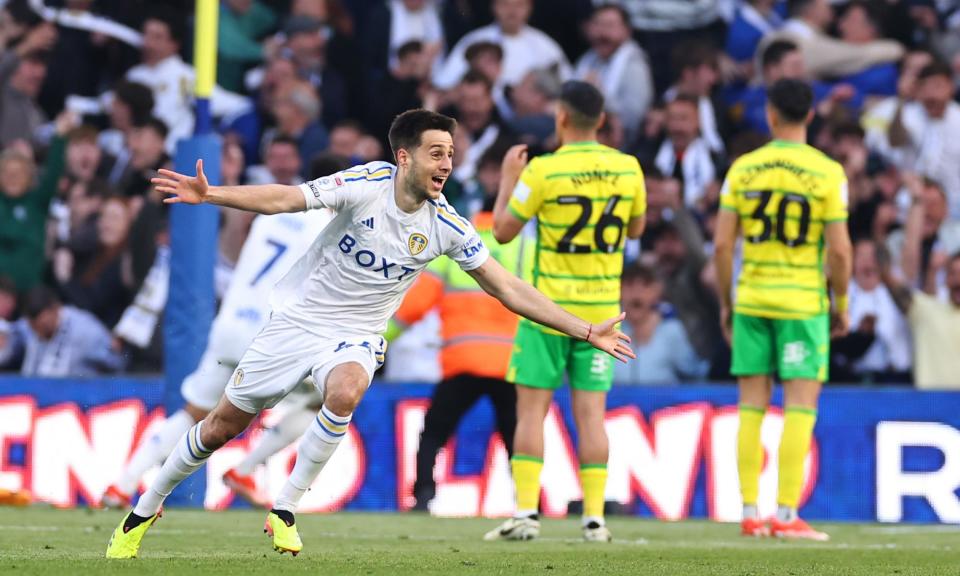 <span>Ilia Gruev celebrates after opening the scoring for Leeds in the seventh minute.</span><span>Photograph: Robbie Jay Barratt/AMA/Getty Images</span>