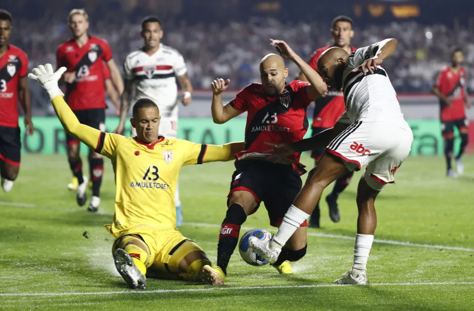 Sao Paulo and Independiente del Valle, two former looking for the second South American