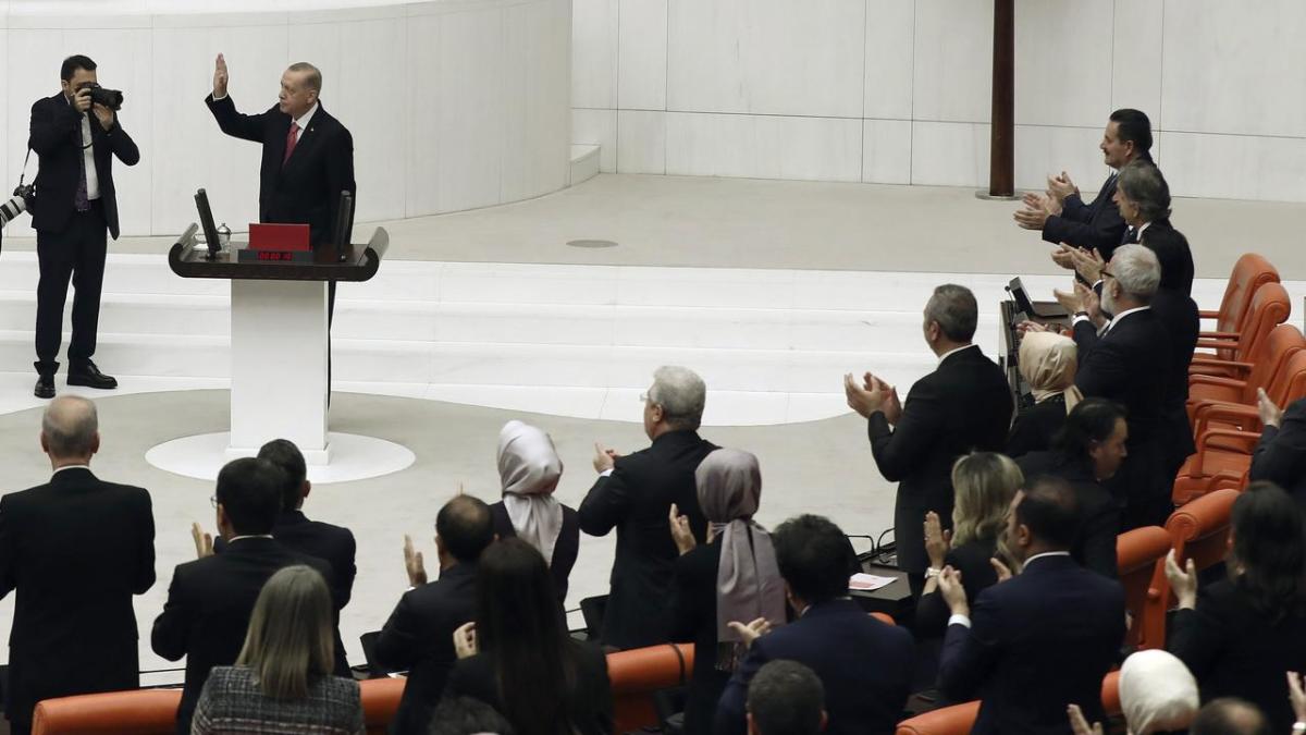 Erdoğan, Türkiye’nin yeni cumhurbaşkanı olarak yemin etti