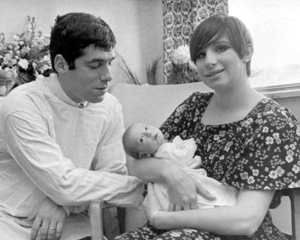 elliott-gould-and-barbra-streisand-grew-apart-during-marriage