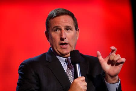 Oracle President Mark Hurd delivers a keynote during Oracle OpenWorld 2012 in San Francisco, California in this October 1, 2012 file photo. REUTERS/Stephen Lam/Files