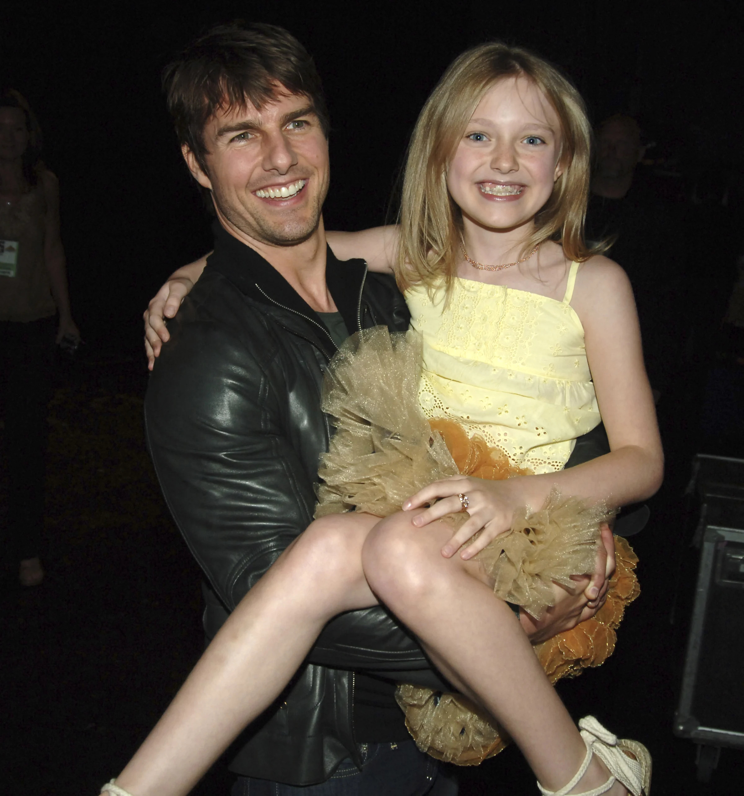 Dakota Fanning on the Gift That Tom Cruise Gives Her Every Year 1