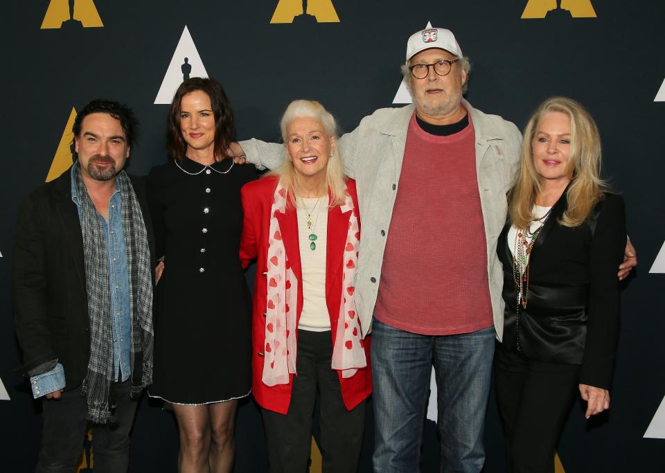 BEVERLY HILLS, CALIFORNIA - DECEMBER 12: (L-R) Johnny Galecki, Juliette Lewis, Diane Ladd, Chevy Chase and Beverly D'Angelo attend the Academy of Motion Picture Arts and Sciences 30th Anniversary Screening of 
