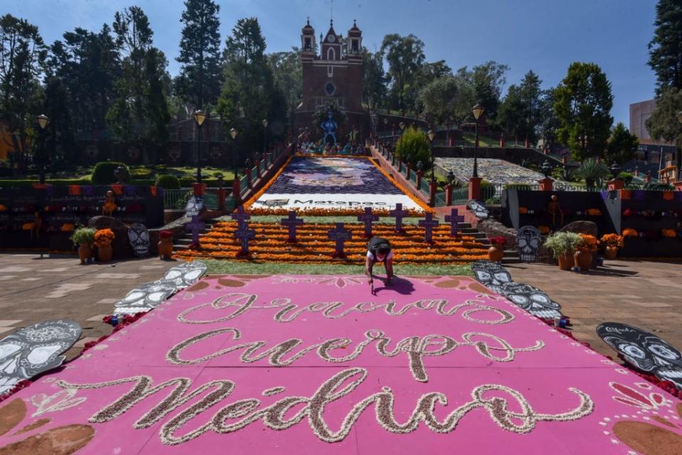 Ofrenda Monumental en el templo del Calvario en Metepec. Foto: Crisanta Espinosa Aguilar | Cuartoscuro