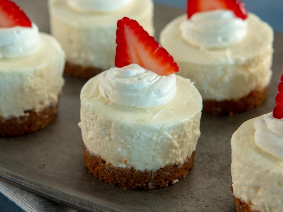 No-Bake Mini Cheesecakes