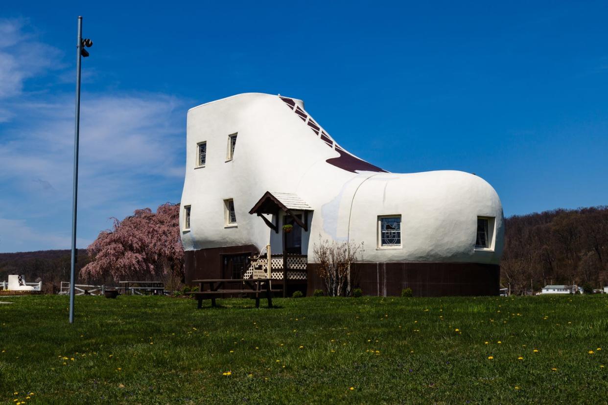 oldest roadside attractions shoe house