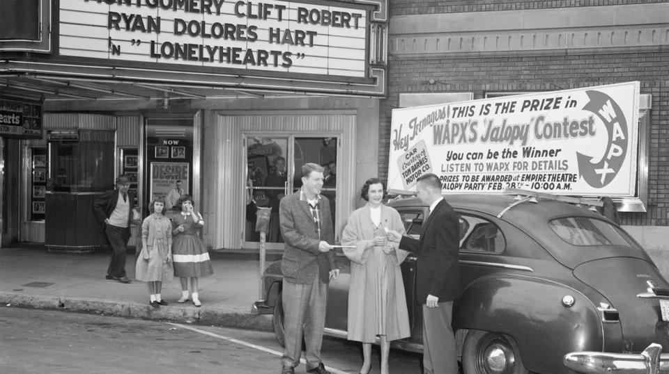 Hank Williams won $15 in an amateur night contest in 1937 at the Empire Theater in Montgomery, shown here in 1959.