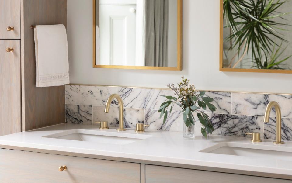 Bathroom splashback tiles