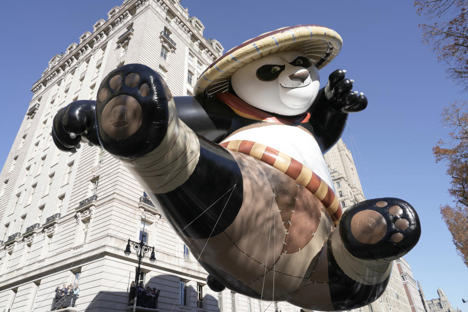 Macy's Thanksgiving day parade, floats, baloons, Christmas, Thanksgiving.