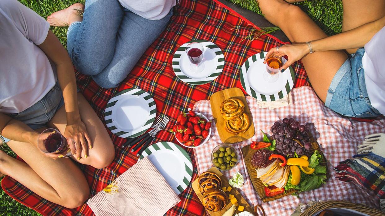 people having picnic