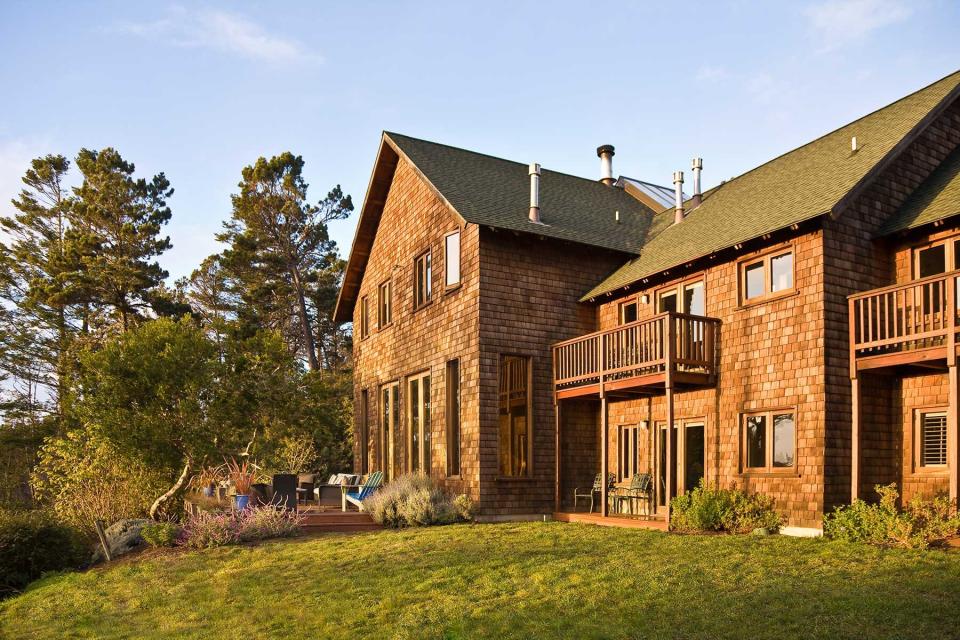 Exterior of Brewery Gulch Inn