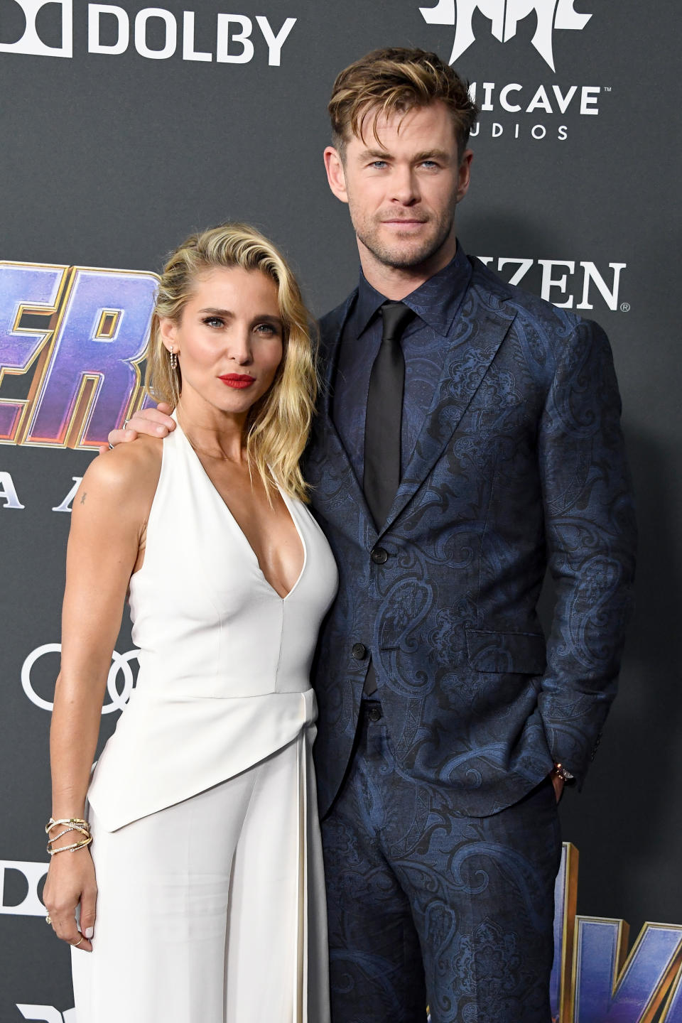  Elsa Pataky (L) and Chris Hemsworth live in Byron Bay, down to earth relatable personas.