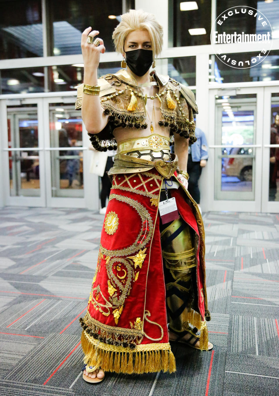 Gilgamesh from <em>Fate</em> cosplayer