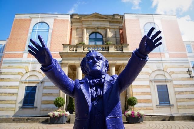 Merkel tops guest list at legendary Bayreuth Festival