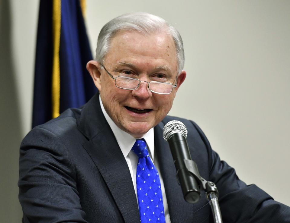 Jeff Sessions bekam von Donald Trump einen Spitznamen verpasst. (Bild: AP Photo)