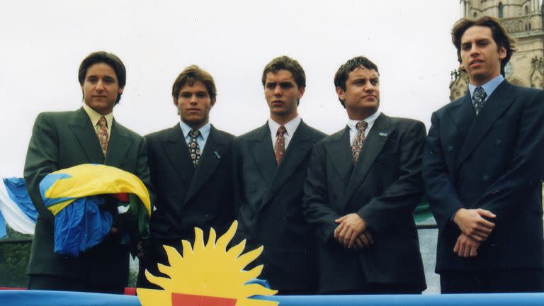 Los ganadores del concurso en la jura de la bandera bonaerense en la Basílica de Luján