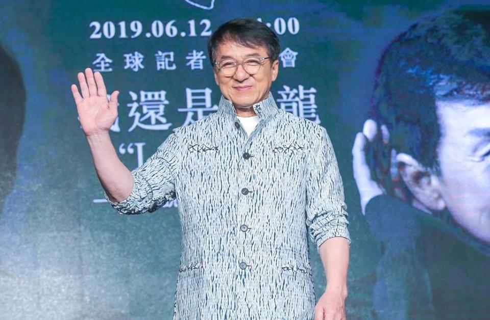 66歲成龍雖然已是國際武打巨星，敬業的他有不少動作戲仍堅持親自上陣。（圖／本報系資料照片）