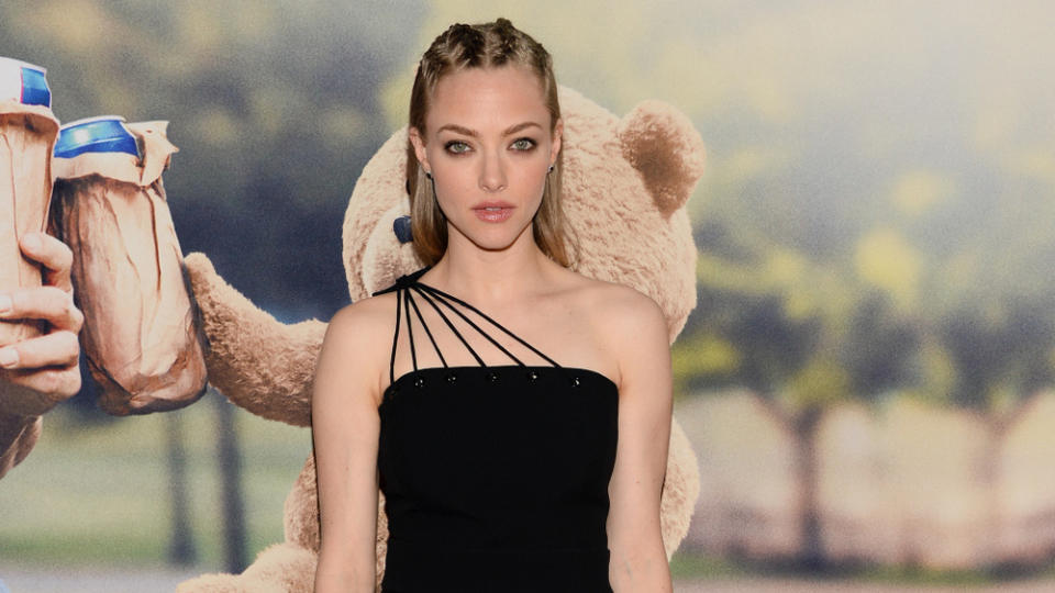 Amanda Seyfried punktet bei der Weltpremiere ihres Films "Ted 2" mit filigranem Träger