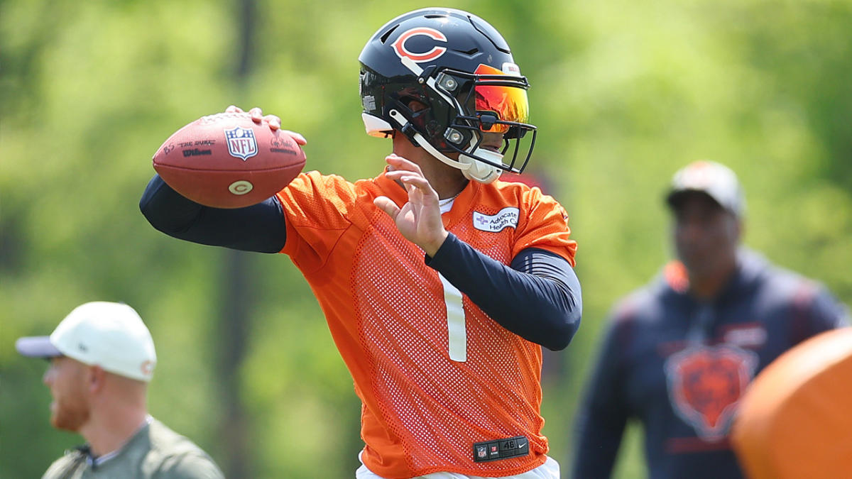 Roschon Johnson sees 'playmaker' Justin Fields leading 'special' Bears  offense – NBC Sports Chicago