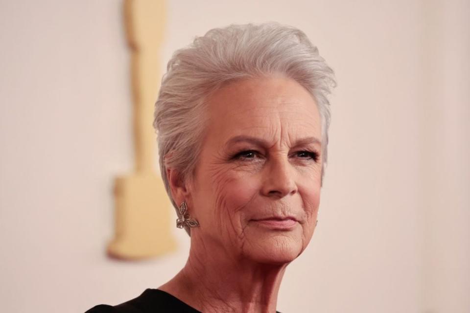 Actress Jamie Lee Curtis arrives for the 96th Academy Awards.