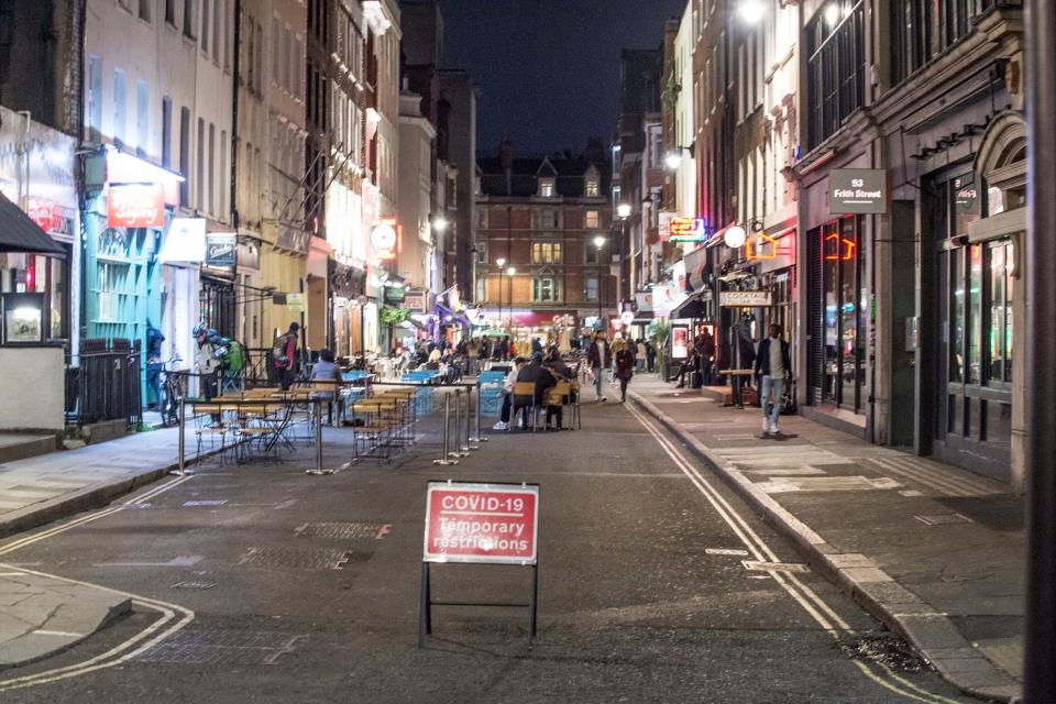 A quiet night in Soho (Jeremy Selwyn)