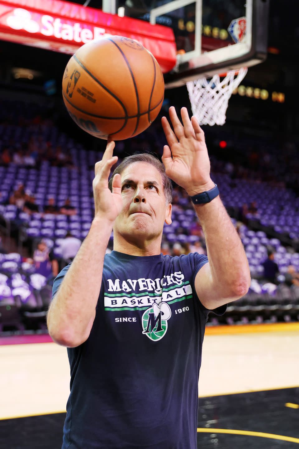 mark cuban spinning a basketball