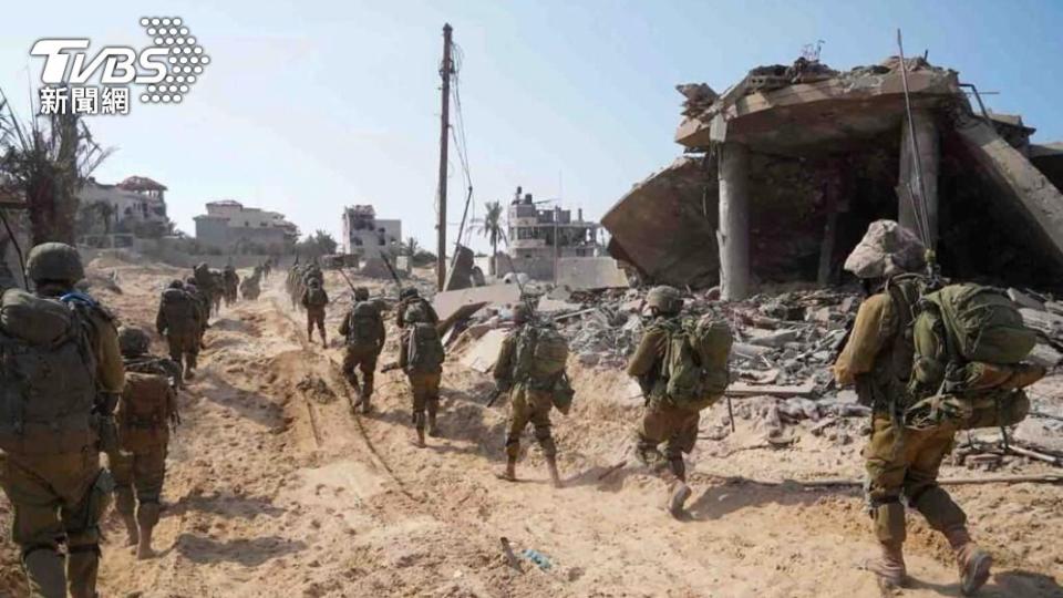 以色列軍方恢復戰鬥，強調打擊的目標是哈瑪斯組織首腦及其武裝民兵，也已經盡最大努力疏散百姓。（圖／達志影像美聯社）