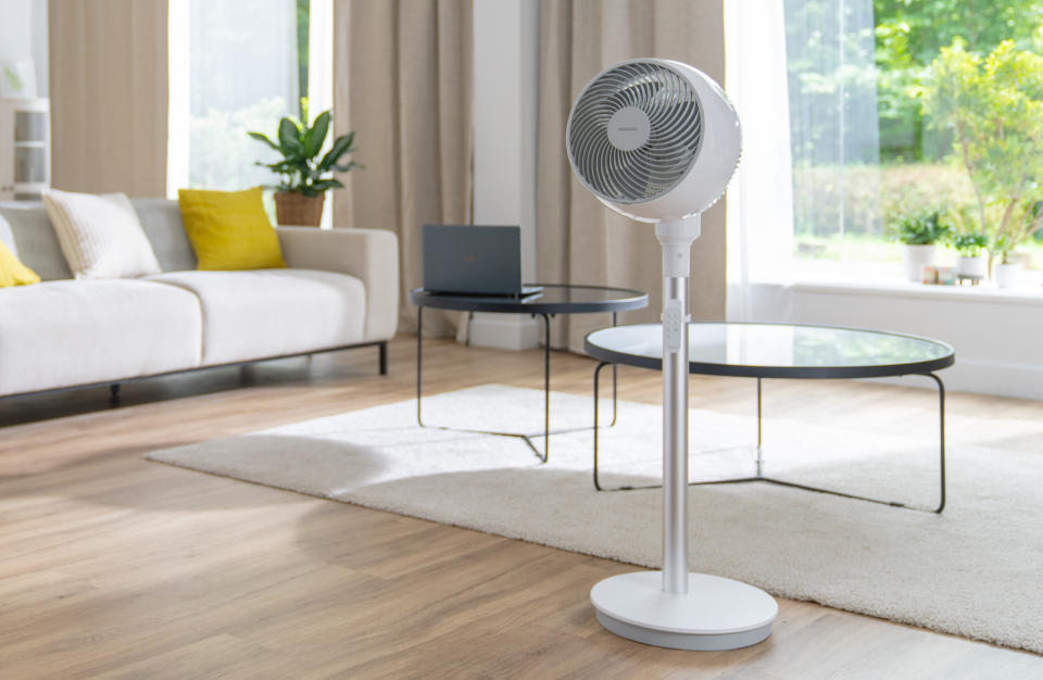 A picture of the acerpure cozy F1 air circulator in a living room.