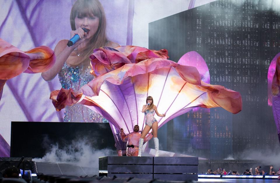 Taylor Swift in Pittsburgh.