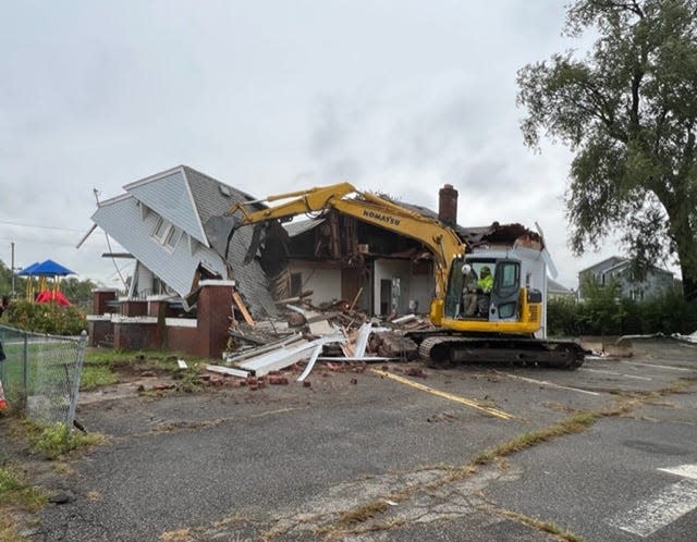 South Amboy unanimously approved the site plans for construction of the Luke A. Lovely Post 62 American Legion with veteran housing.