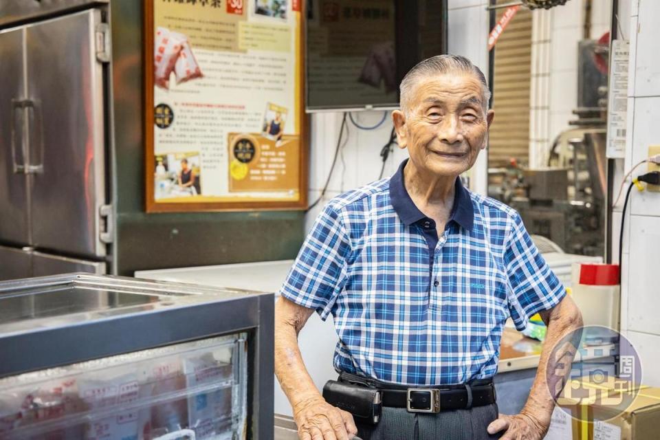 潮州老字號「林耀輝草茶」，創始人林耀輝已有90歲高齡。