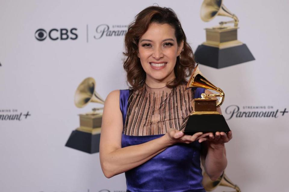 Gaby Moreno, winner of the “Best Latin Pop Album” award for “X Mi (Vol.1)”, poses in the press room during the 66th annual Grammy Awards ceremony at Crypto.com Arena in Los Ángeles.