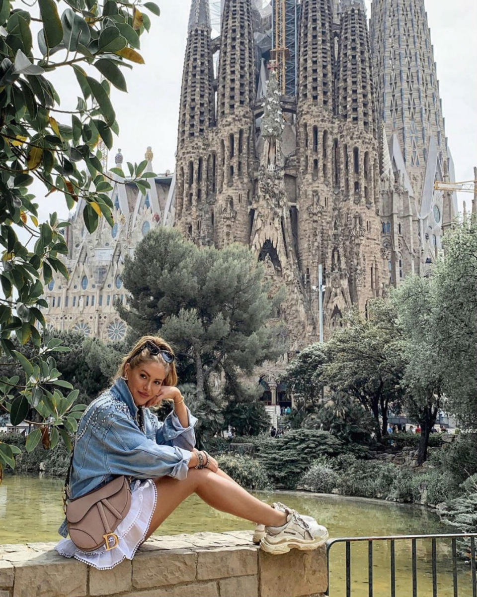 La<em> influencer</em> Maja Malnar también se enamoró de la Fera blanca, con la que posó en su última visita a Barcelona. (Foto: Instagram / <a href="https://www.instagram.com/p/BxkZ5gxpeLT/" rel="nofollow noopener" target="_blank" data-ylk="slk:@majamalnar" class="link ">@majamalnar</a>).