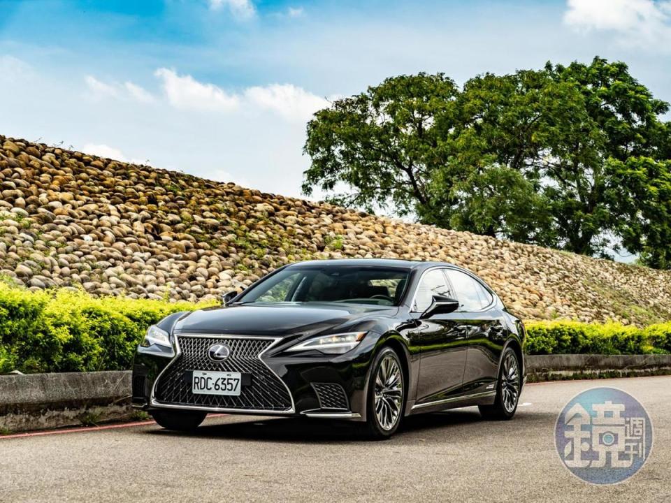 LEXUS LS 500h