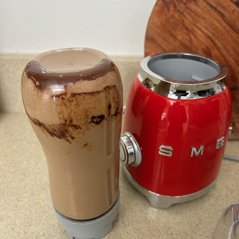 Testing the Smeg Personal Blender